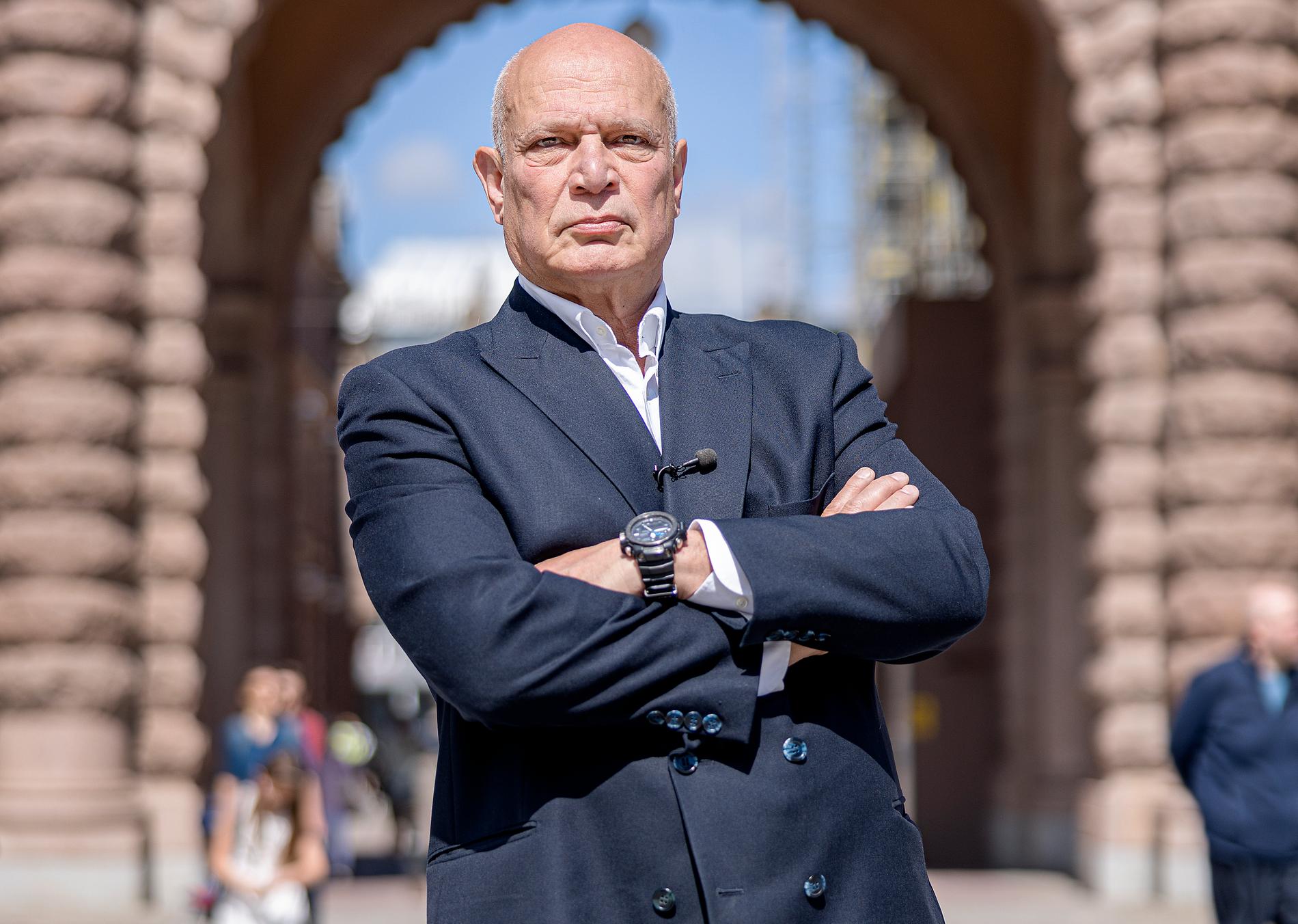 Robert Aschberg leder Aftonbladets stora partiledardebatt onsdagen den 17 augusti.
