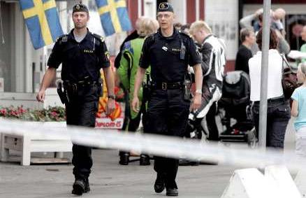 MORDET CHOCKADE STRÖMSTAD Sommaridyllen Strömstad skakades av mordet på småbarnsmamman.