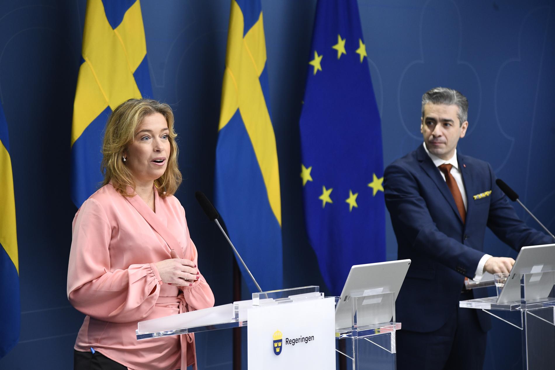 Klimat- och miljöminister Annika Strandhäll och energiminister Khashayar Farmanbar höll en pressträff på tisdagsmorgonen.
