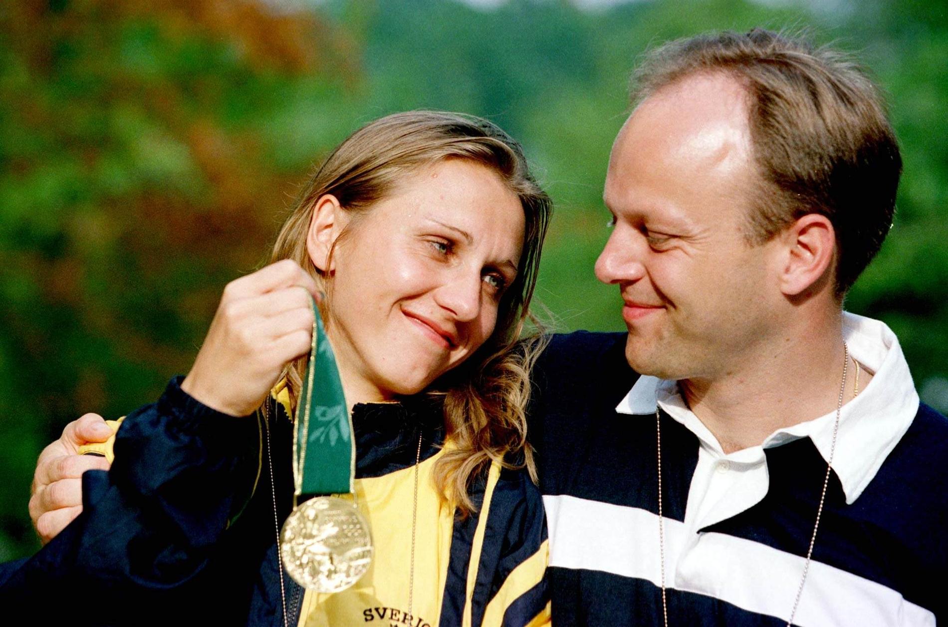 Ludmila Engquist och Johan Engquist efter Ludmilas OS-guld på 100 meter häck i Atlanta 1996.