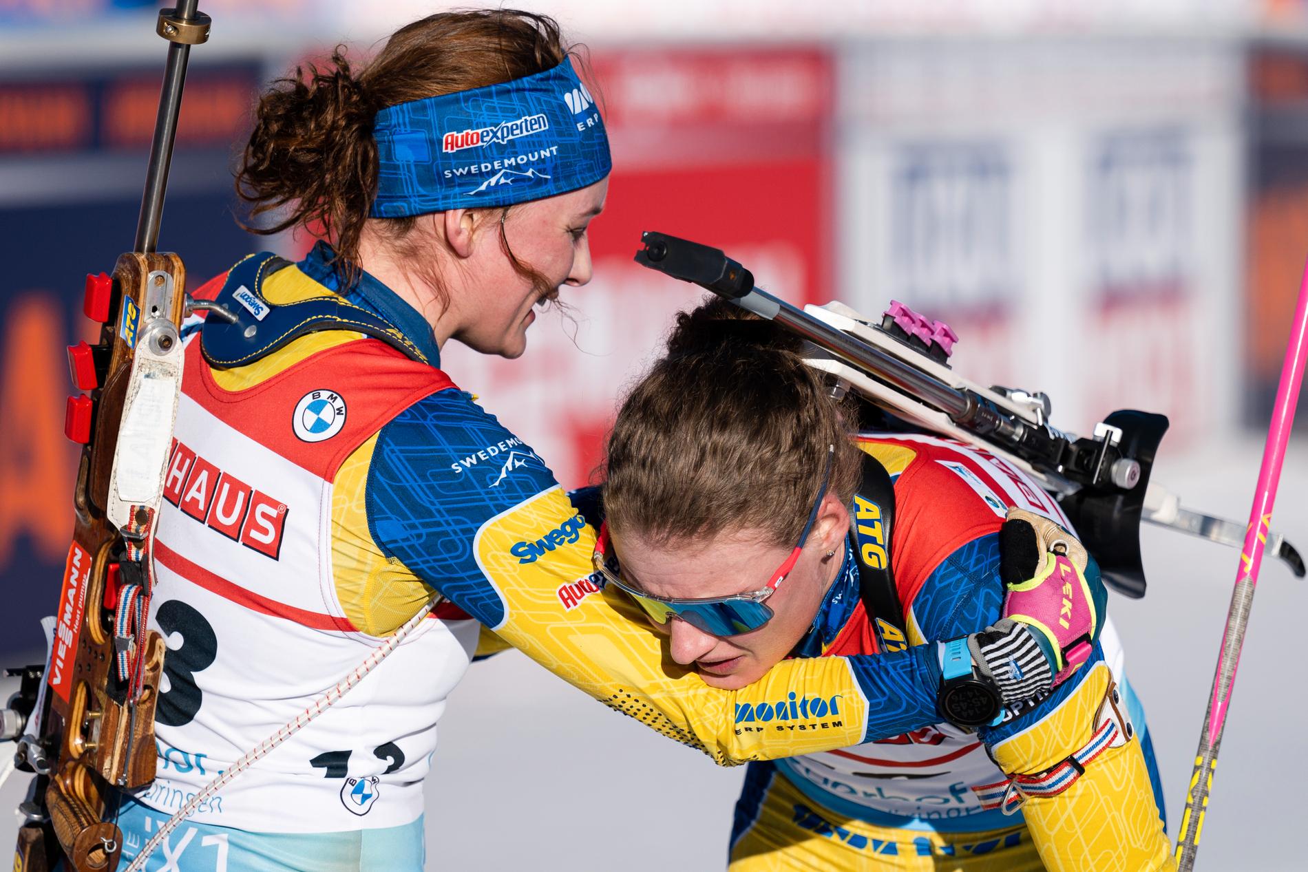 Linn Persson tar emot Hanna Öberg i mål.