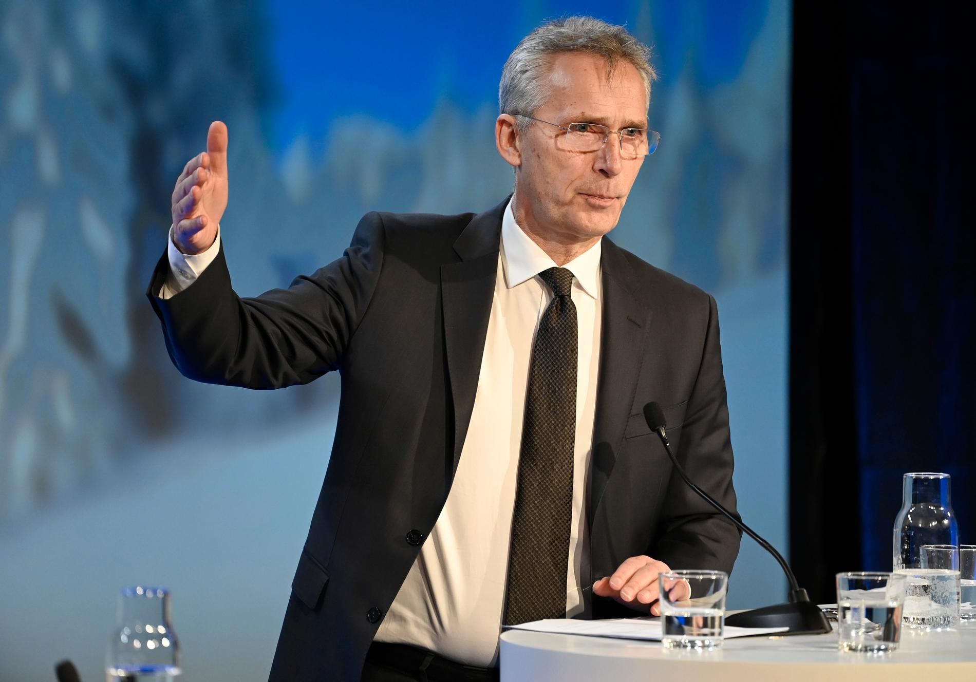 Jens Stoltenberg, Natos generalsekreterare, på Folk och försvar