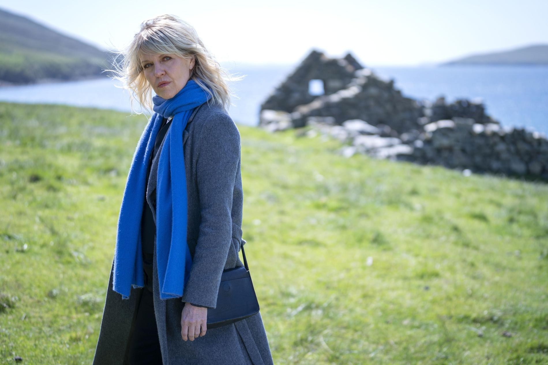 Ruth Calder (Ashley Jensen) är den nya polisen i "Shetland". Pressbild.