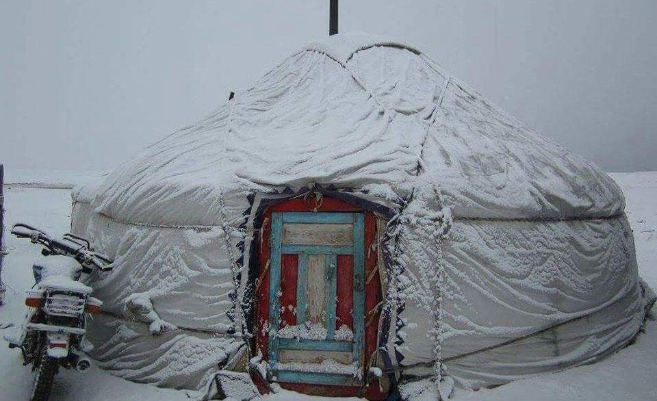 Hyr en yurt i Mongoliet.