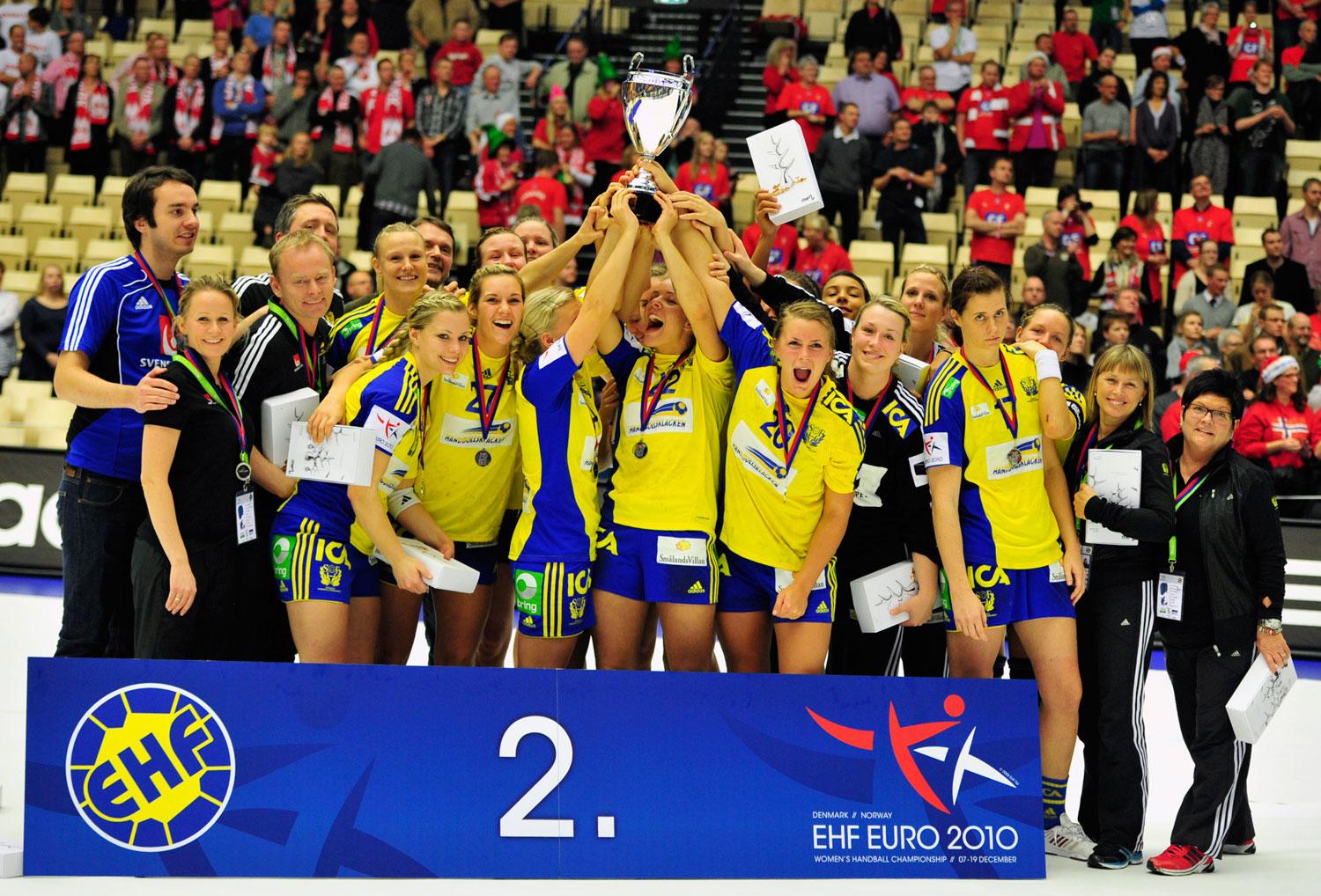 Sverige tog silver i EM 2010 efter att ha laddat upp med Norge.