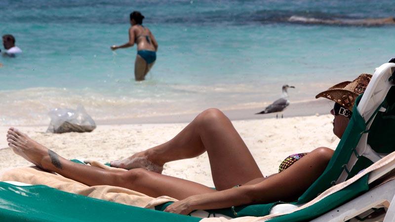 Sol och 25 grader varmt är väderprognosen för Cancún i Mexiko närmaste dagarna.