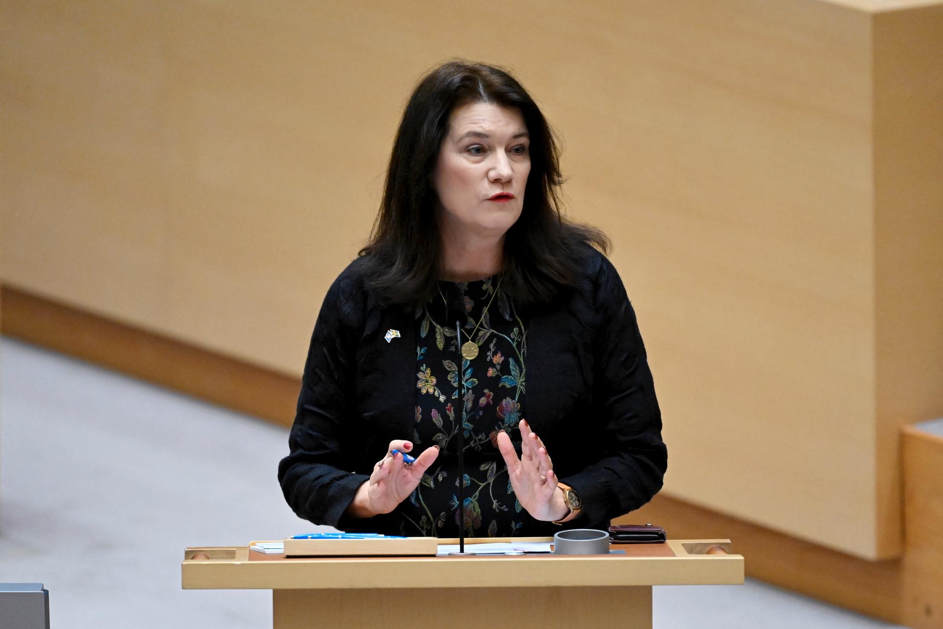 Utrikesminister Ann Linde (S) presenterar utrikesdeklarationen för 2022 under den utrikespolitiska debatten i riksdagen.