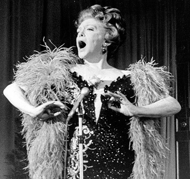 Zarah Leander på scen 1967.