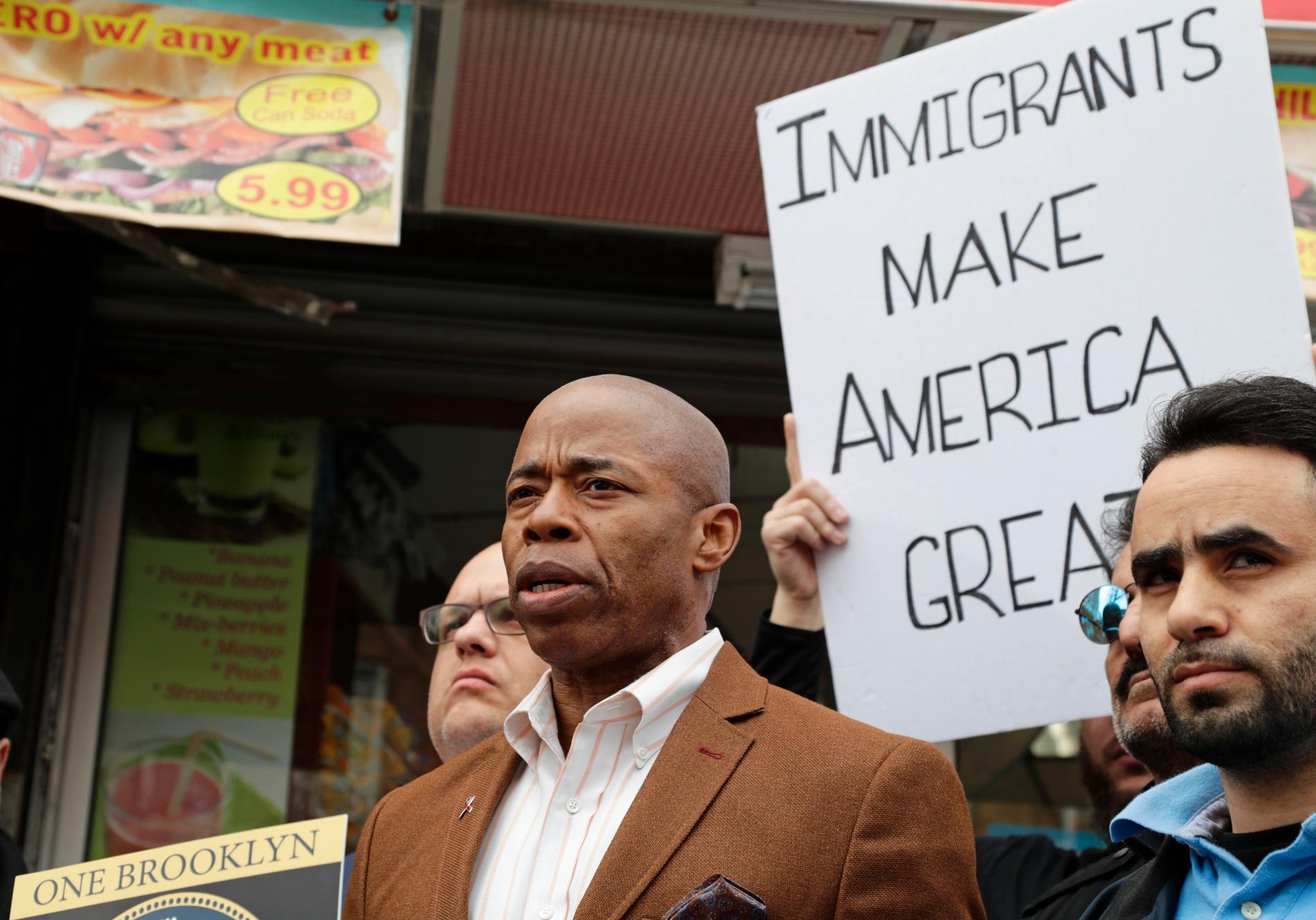 Demonstranter protesterar mot Trumps inreseförbud i Brooklyn, New York. Arkivbild.