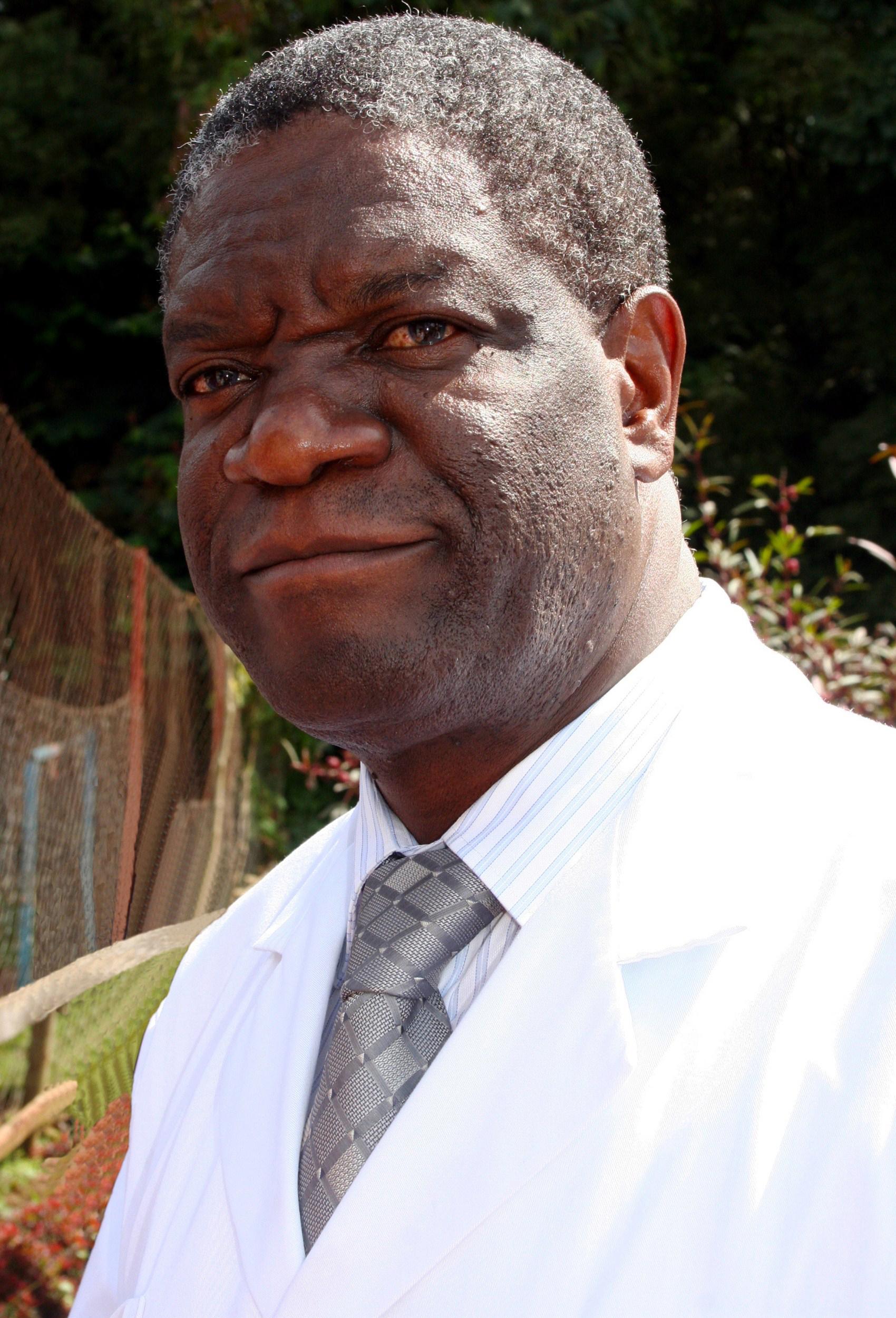 Läkaren Denis Mukwege, världsberömd för sitt arbete med kvinnor och barn som har blivit utsatta för sexuellt våld har fått Right Livelihood-priset i dag.