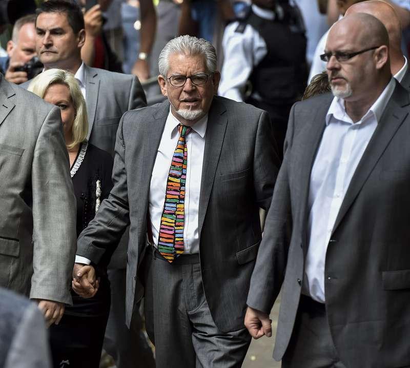 Rolf Harris dömdes för tolv fall av sexövergrepp mot minderåriga.