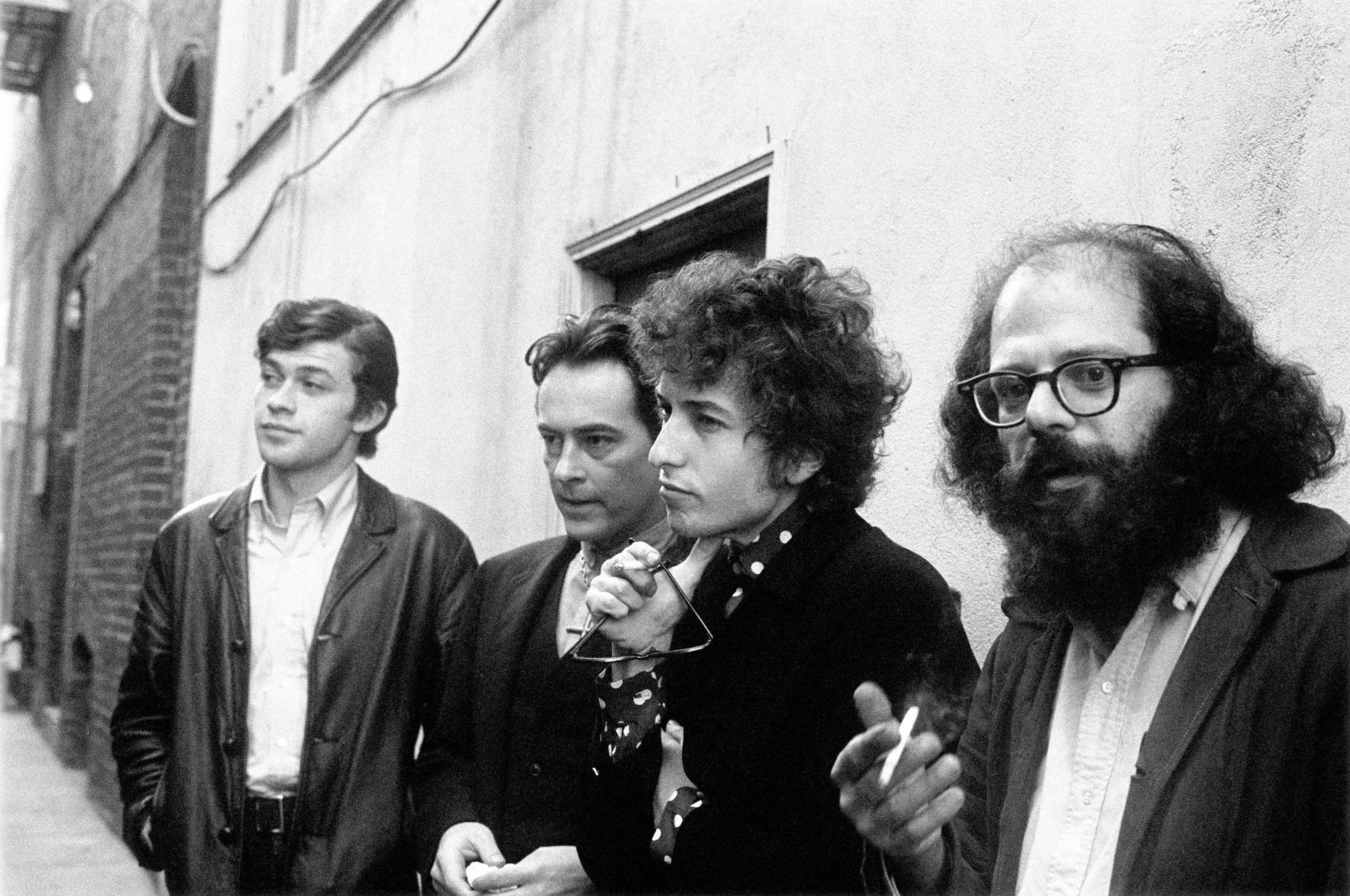 Bob Dylan, Allen Ginsberg, Michael McClure och Robbie Robertson 1965. 