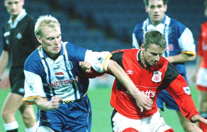 Klas Ingesson lämnade sedan Holland för England och Sheffield Wednesday, där han spelade 1994-1996.