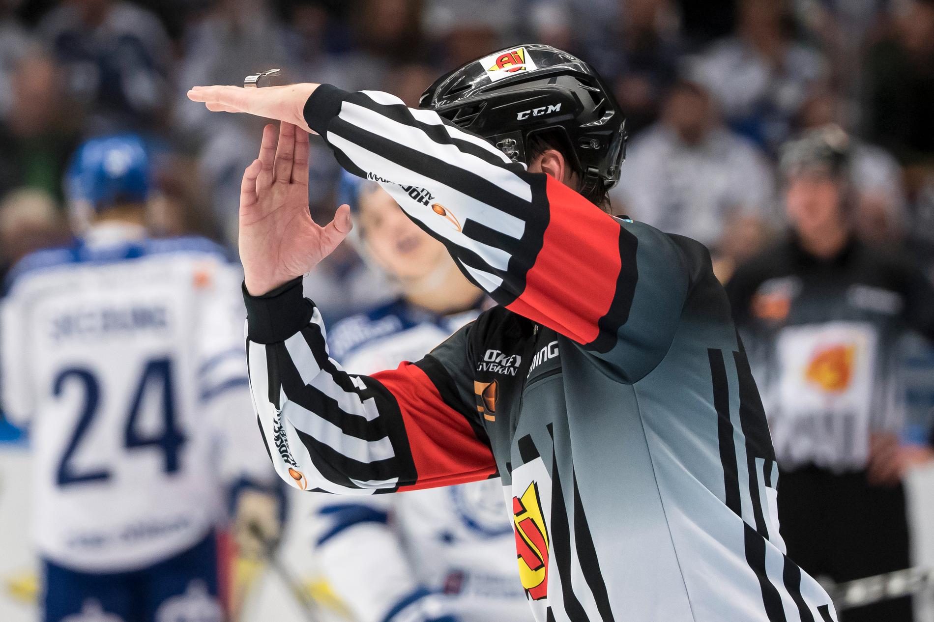Hockeyallsvenskan finalen kommer att övervakas av fyra domare – precis som matcher i SHL.