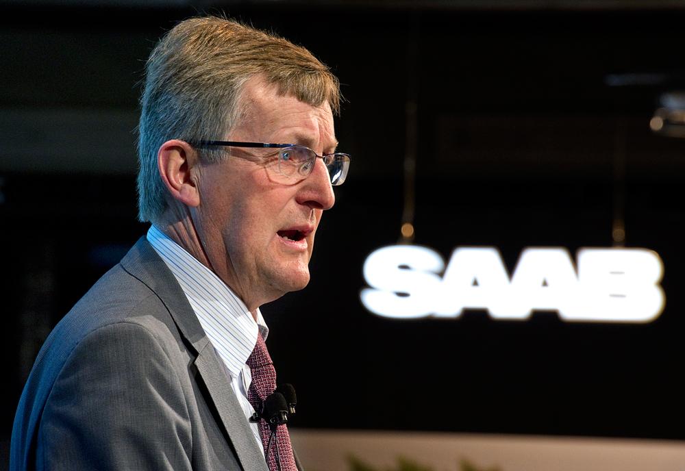 Jan Åke Jonsson, Saab Automobiles förre vd, är en av de tre personer som misstänks för brott.