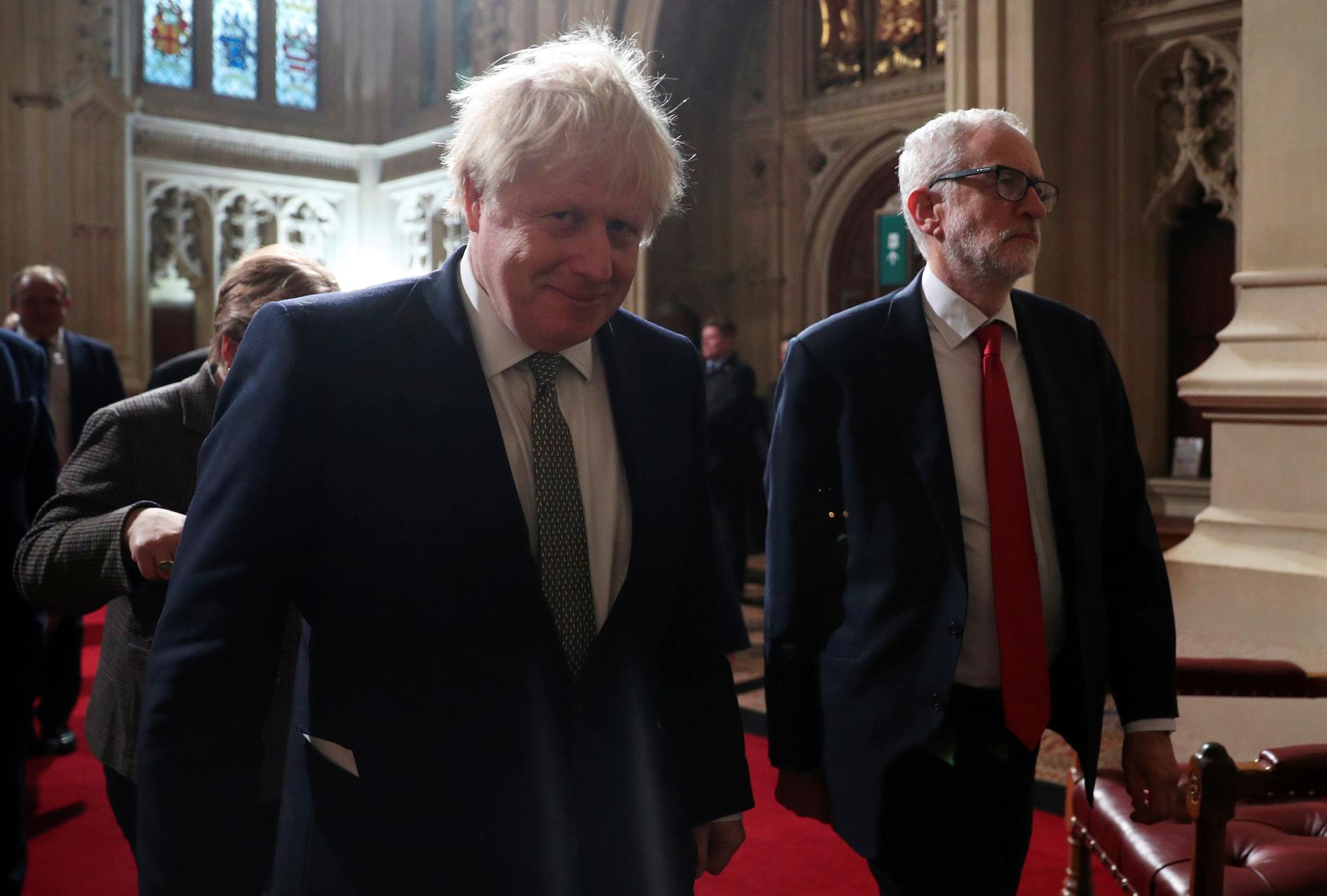 Rivalerna Boris Johnson och Labourledaren Jeremy Corbyn anländer till drottningens tal.