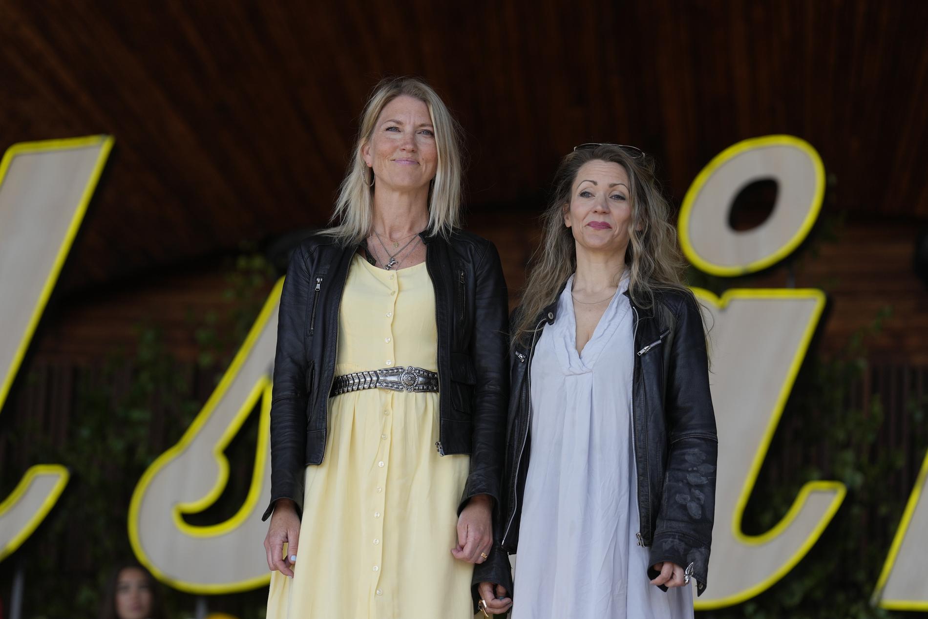 Erika & Cecilia på presskonferensen för ”Allsång på Skansen”.