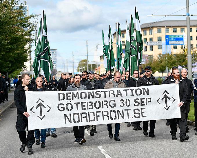 Nordiska motstånds­rörelsen på Göteborgs gator 17 september.