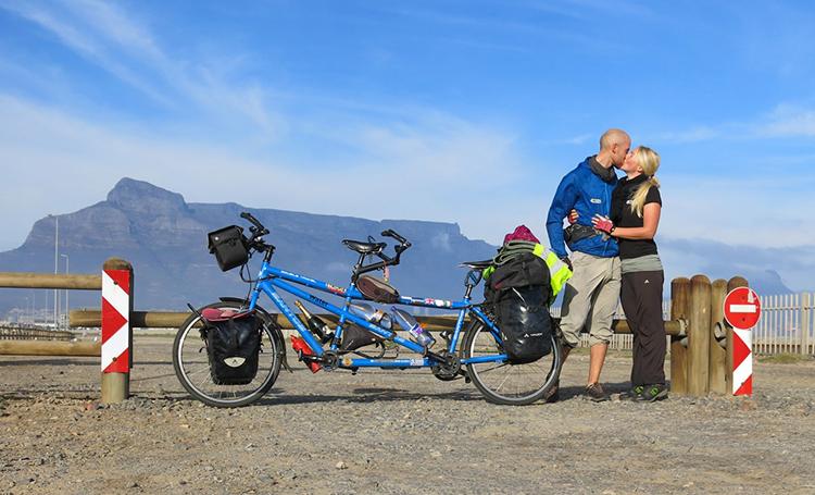Nordkap i Norge till Kapstaden i Sydafrika, det var parets cykelrutt. 