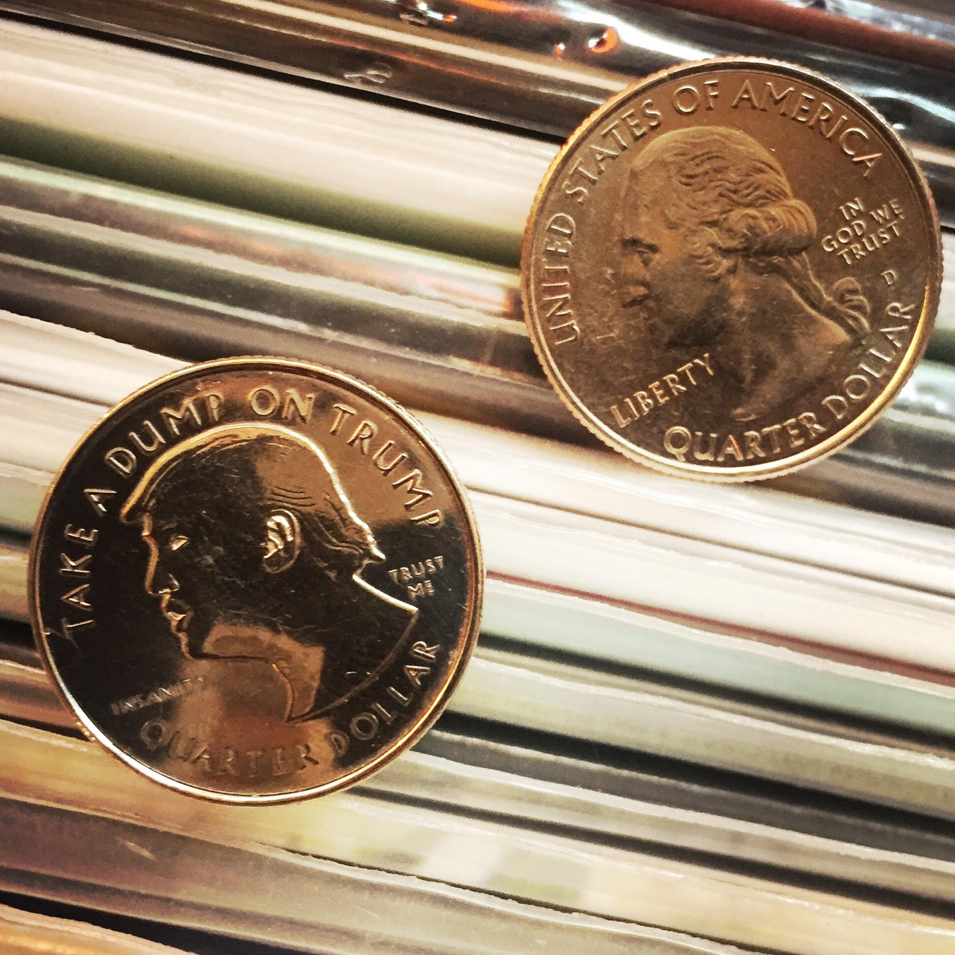 Vid första anblick liknade myntet en vanlig quarter dollar – men tittar man närmare är skillnaderna tydliga.