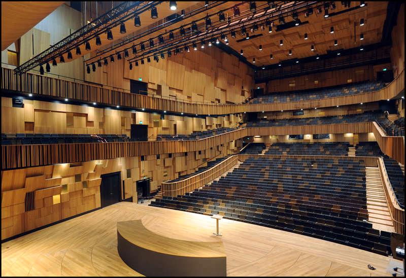 Den påkostade konsertsalsdelen av nya byggnaden Malmö Live invigdes i fredags kväll.