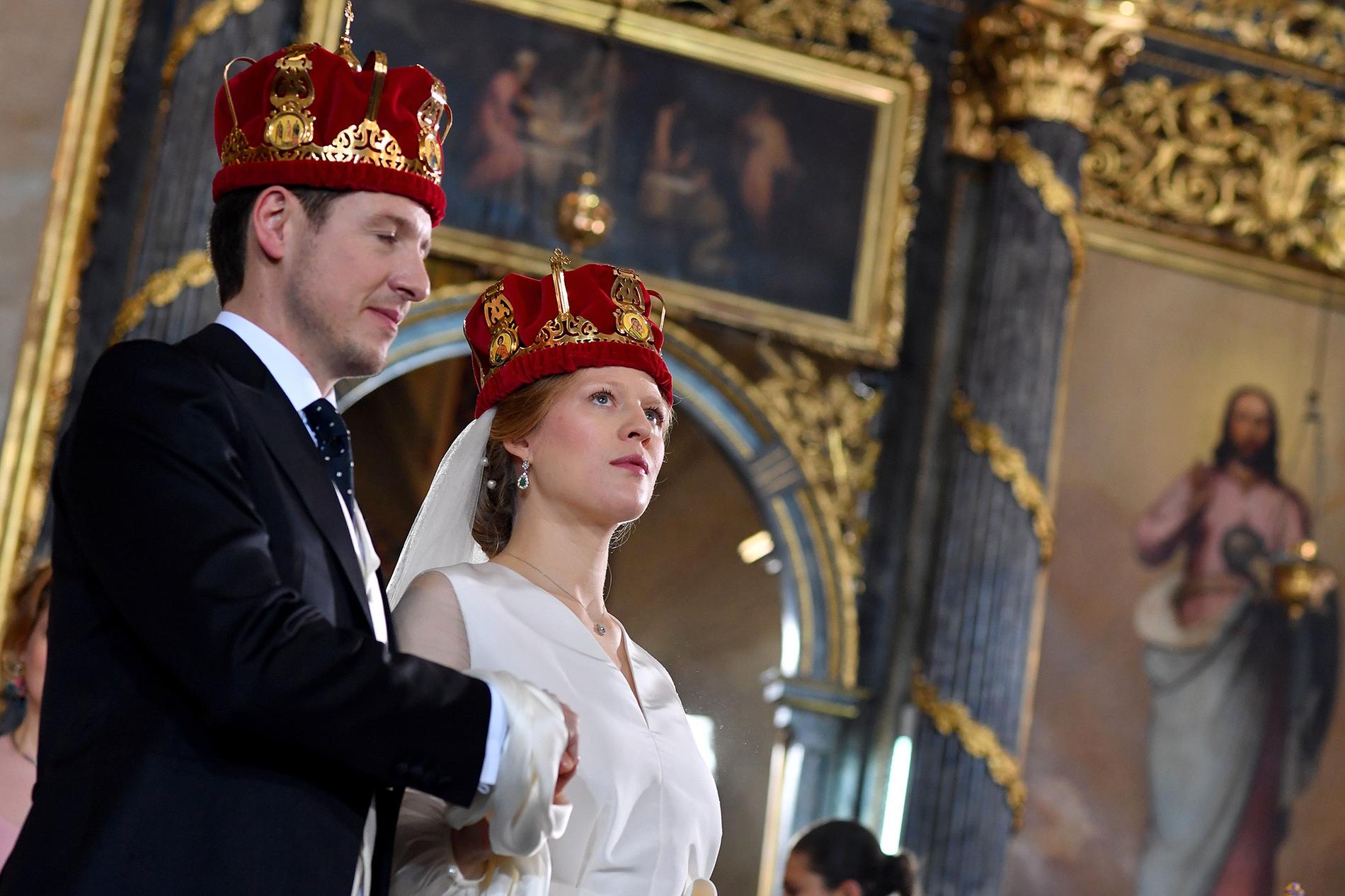 Prins Philip och Danica Marinkovic gifter sig i St. Michael's Katedralen i Belgrad, Serbien.