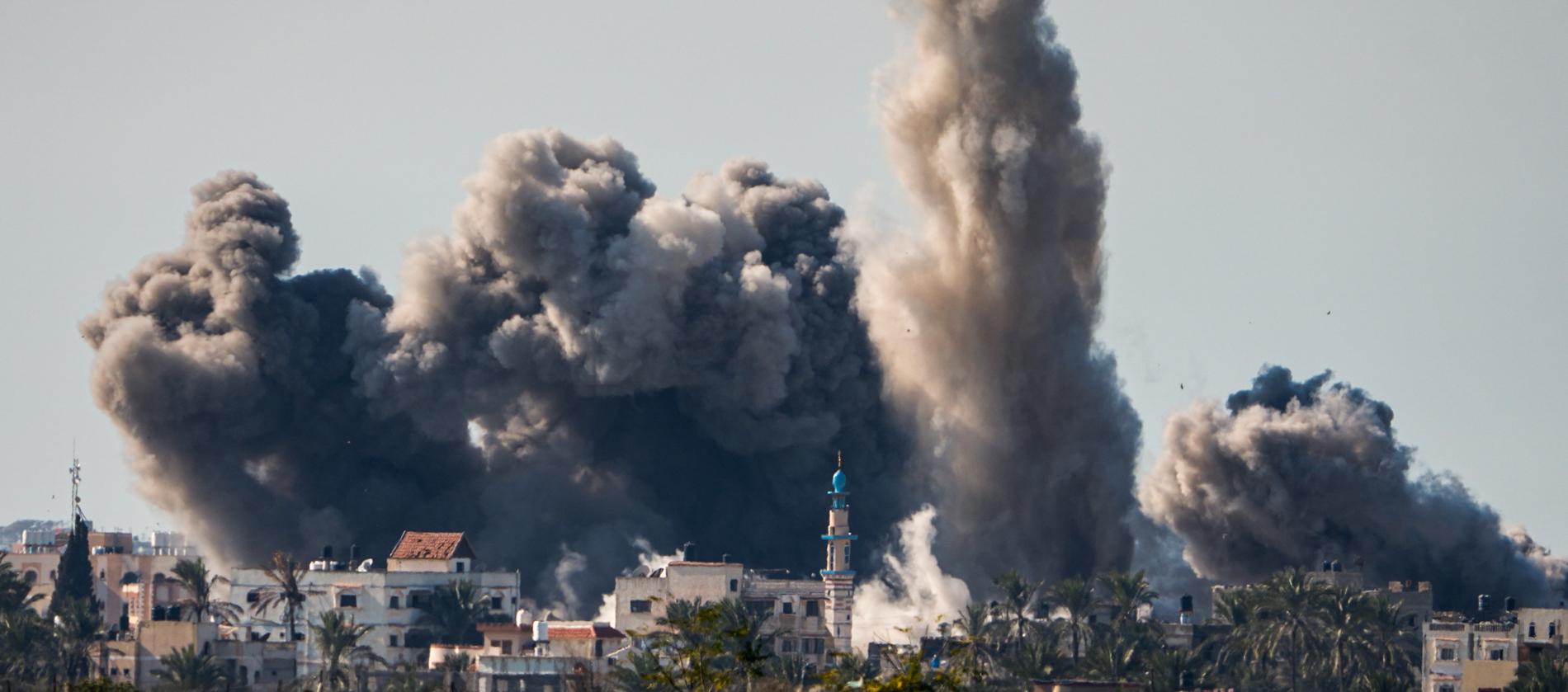 Det israeliska bombardemanget av Gaza har varit intensivt sedan kriget bröt ut efter Hamas attack i oktober.
