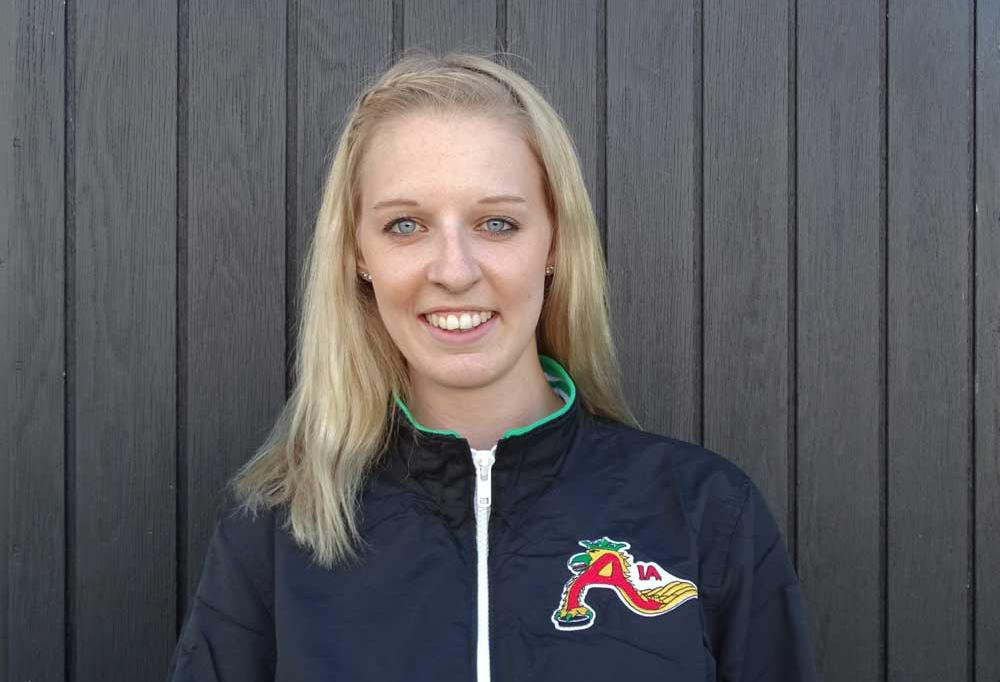 Röglesupportern Jenny Karlsson vill starta närverk för kvinnliga hockeysupportrar.