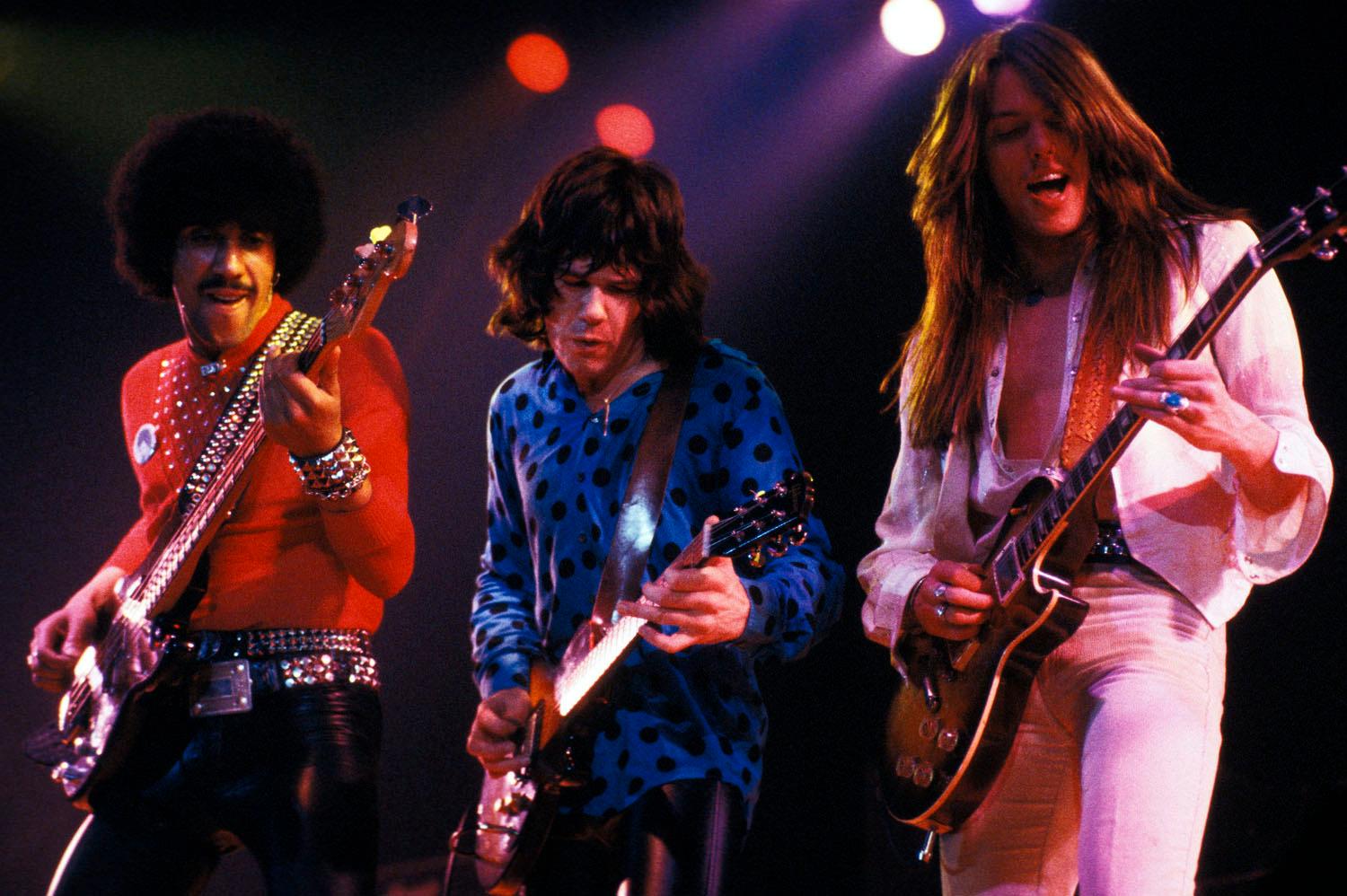 Thin Lizzy på Hovet i Stockholm i maj 1979. Från vänster: Phil Lynott, Gary Moore och Scott Gorham. 