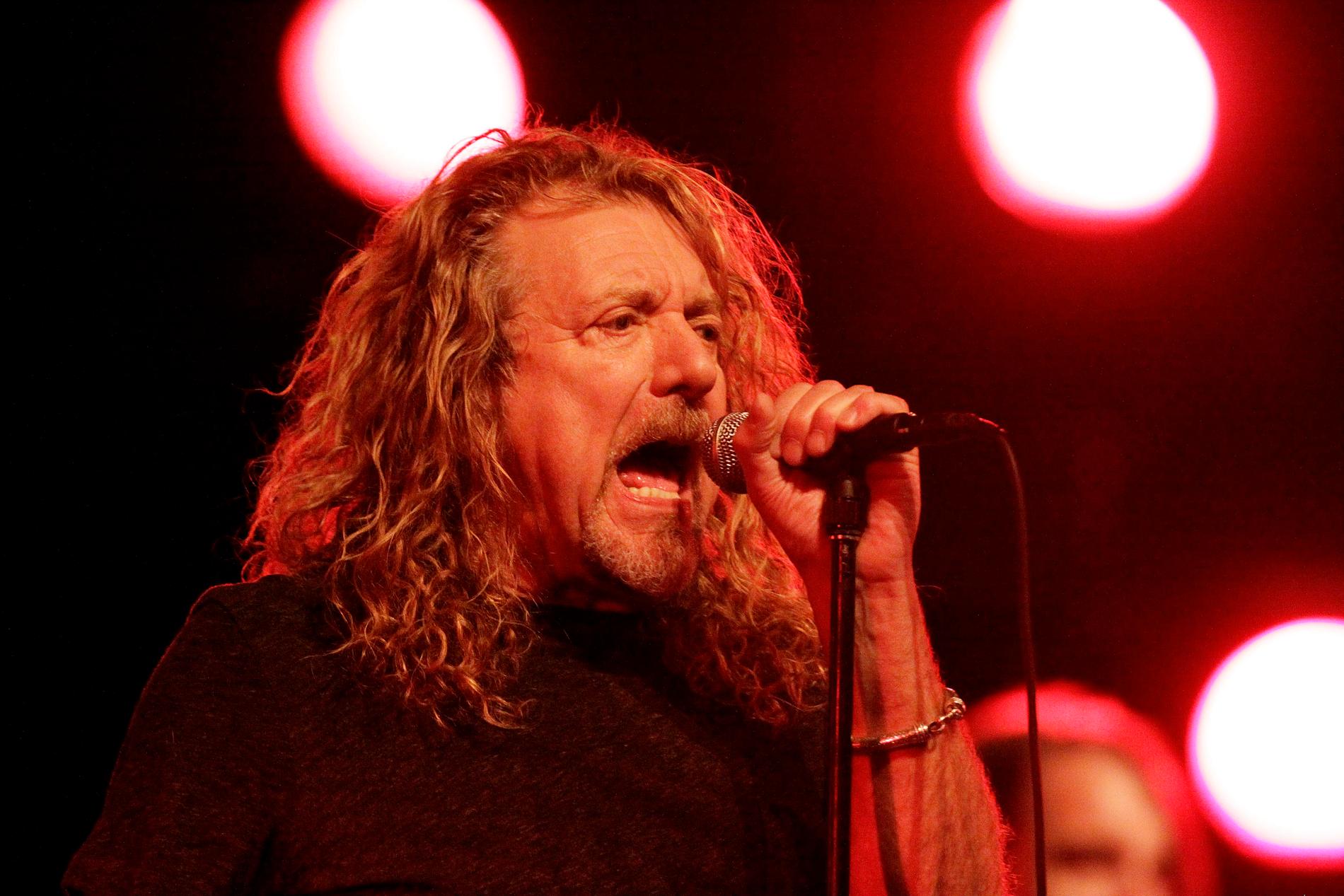 Robert Plant hörs på en vinylsingel med Led Zeppelin som släpps exklusivt för Record Store Day.