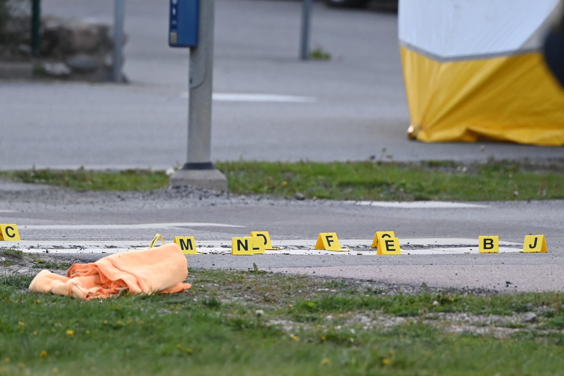 Den 23 maj sköts en man i 25-årsåldern till döds i området Brunnsbacken i Eskilstuna.
