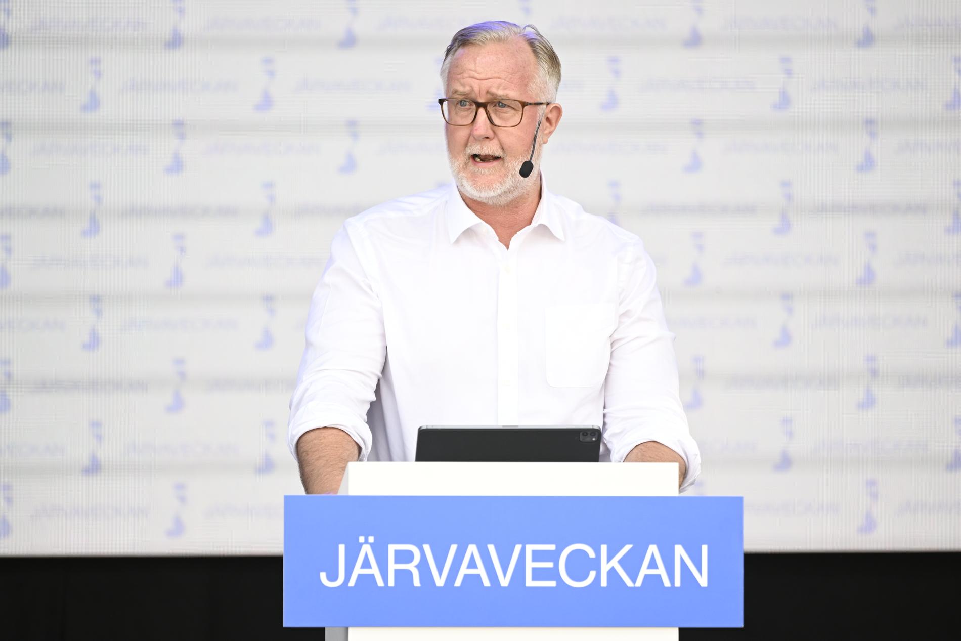 Liberalernas partiledare Johan Pehrson talade vid politikerveckan i Järva som inleddes på onsdagen på Spånga IP i Stockholm.
