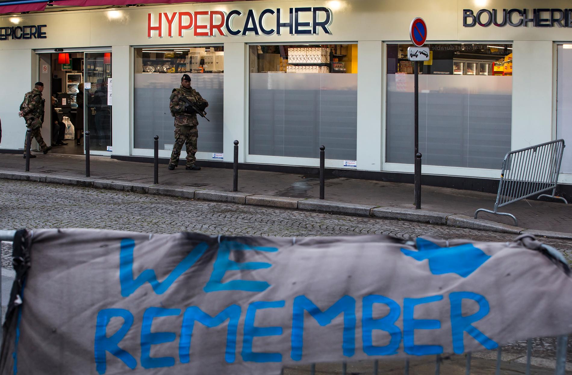 På judiska matbutiken Hypercacher dödades fyra personer av en terrorist.