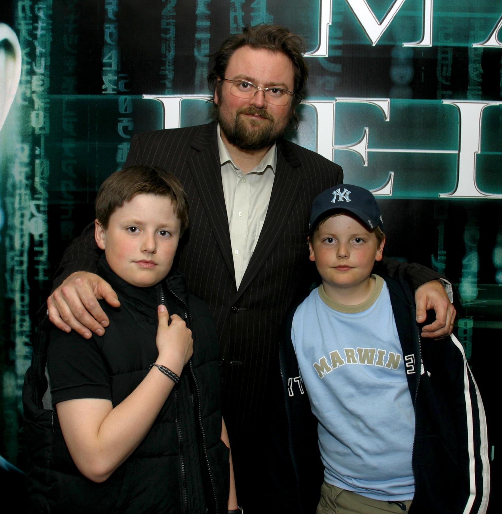 Med sönerna Kasper och Sebastian på galapremiären av filmen ”Matrix reloaded” i maj 2003.