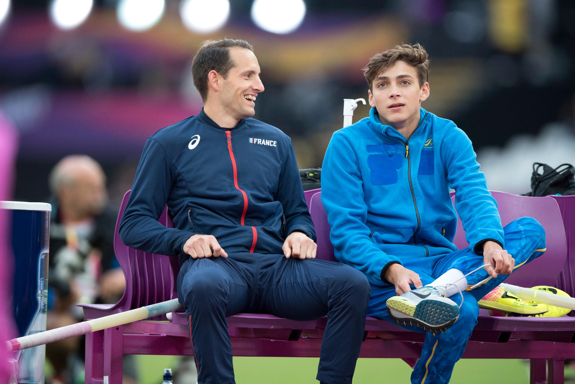 Lavellinie och Duplantis i samtal på friidrotts-VM i London förra året.