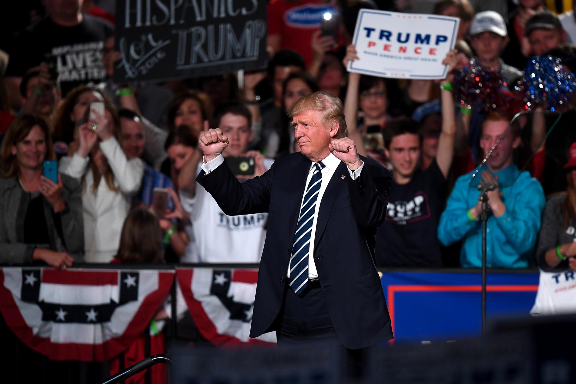 SLUTSPURTEN Donald Trump höll sitt sista tal under valkampanjen i Grand Rapids i Michigan.