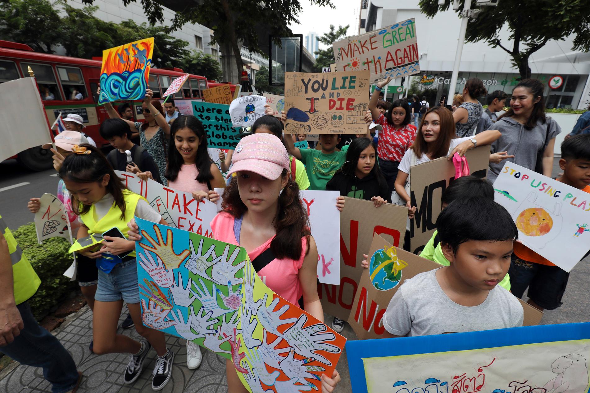 En miljömarsch arrangerades i Thailands huvudstad Bangkok.