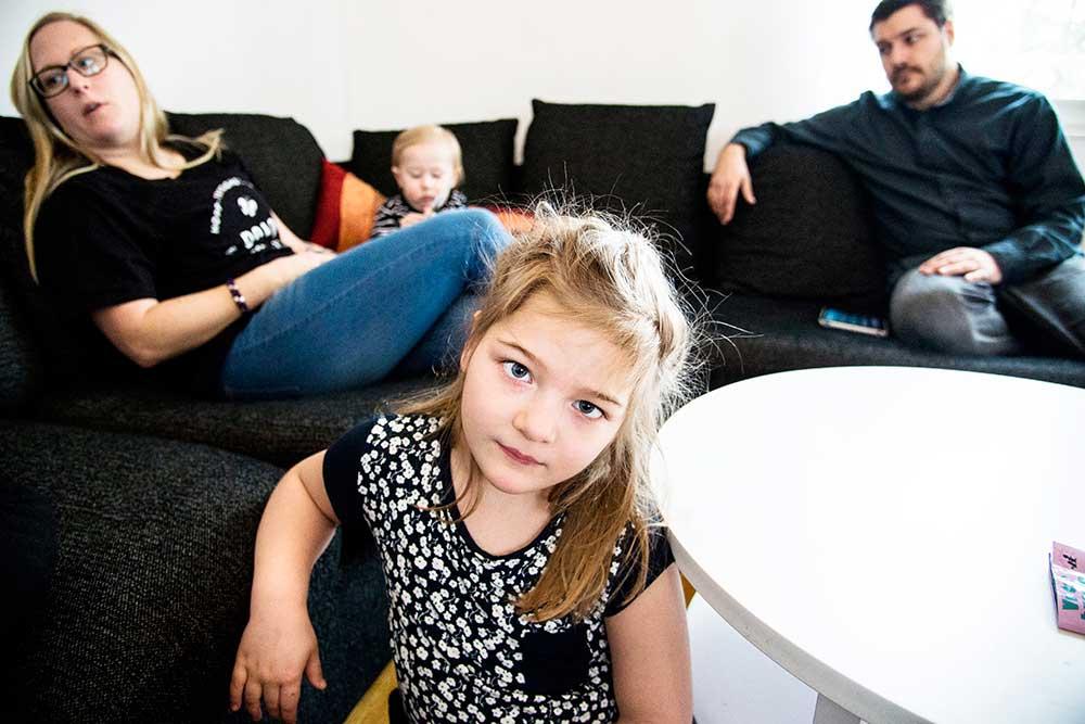 Camilla och Andreas Majunie och deras barn Milo och Saga.