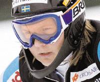 MÅLTAVLA I MARIBOR I världscuptävlingen i slovenska Maribor i söndags blev Anja Pärson attackerad med snöbollar när hon åkte i det andra åket. Trots det lyckades hon vinna tävlingen. Men efter incidenten kräver nu svenska skidförbundet ökad säkerhet på världscuptävlingarna.