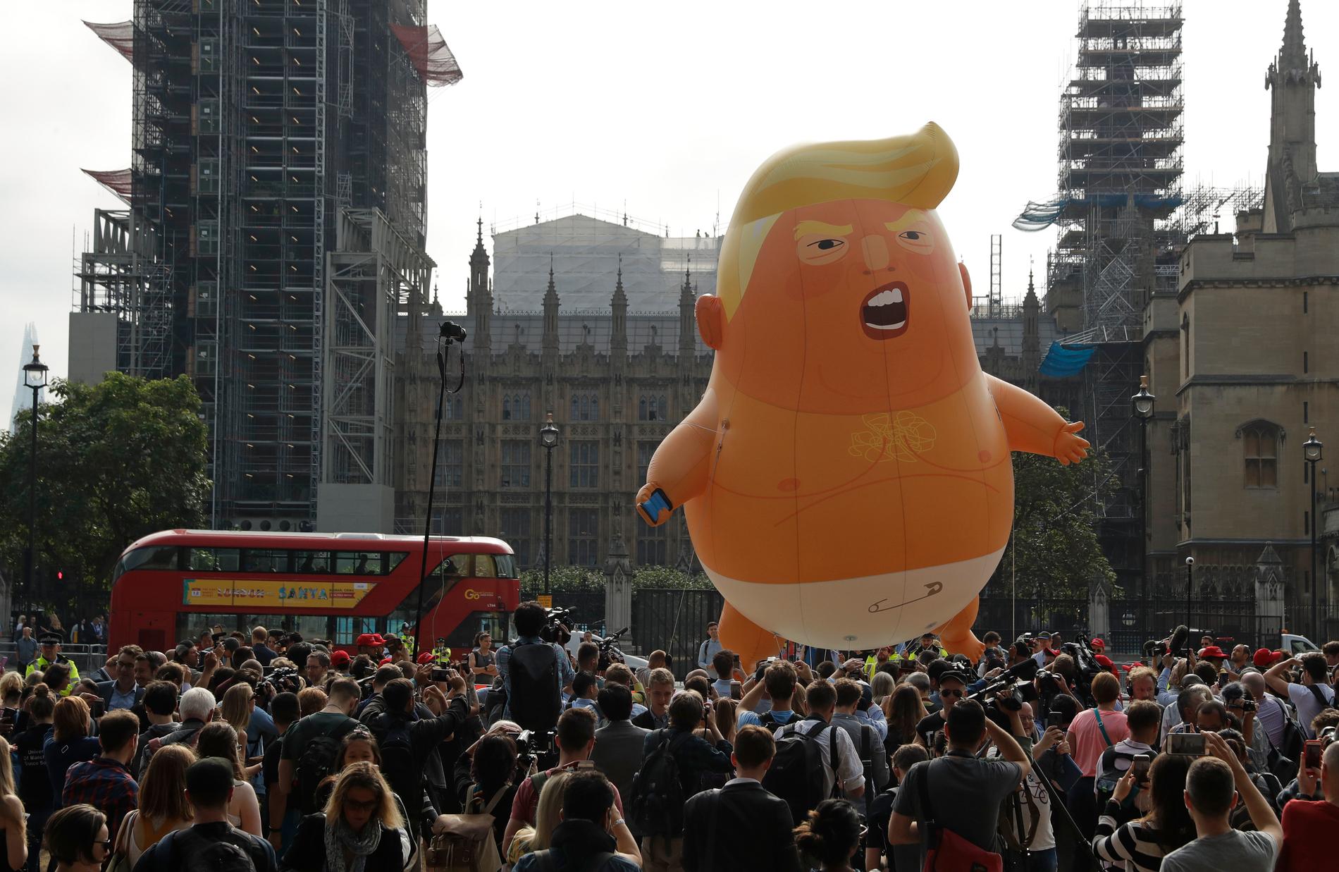 En sex meter hög ballong föreställande Donald Trump iklädd blöja sågs under protesterna mot den amerikanske presidenten vid hans besök i London i juli.