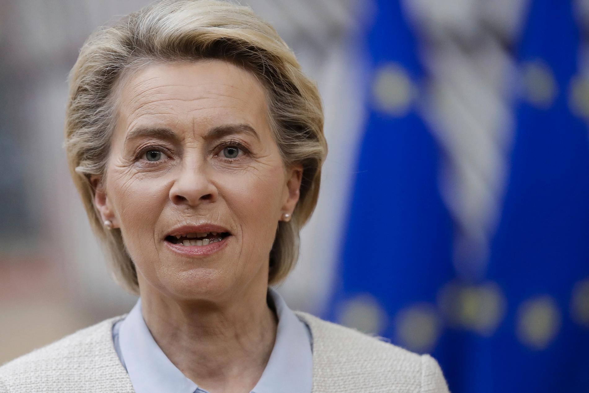 "Ett skandalöst beteende", säger EU-kommissionens ordförande Ursula von der Leyen om nedtvingandet av ett Ryanairflygplan i Minsk i Belarus.