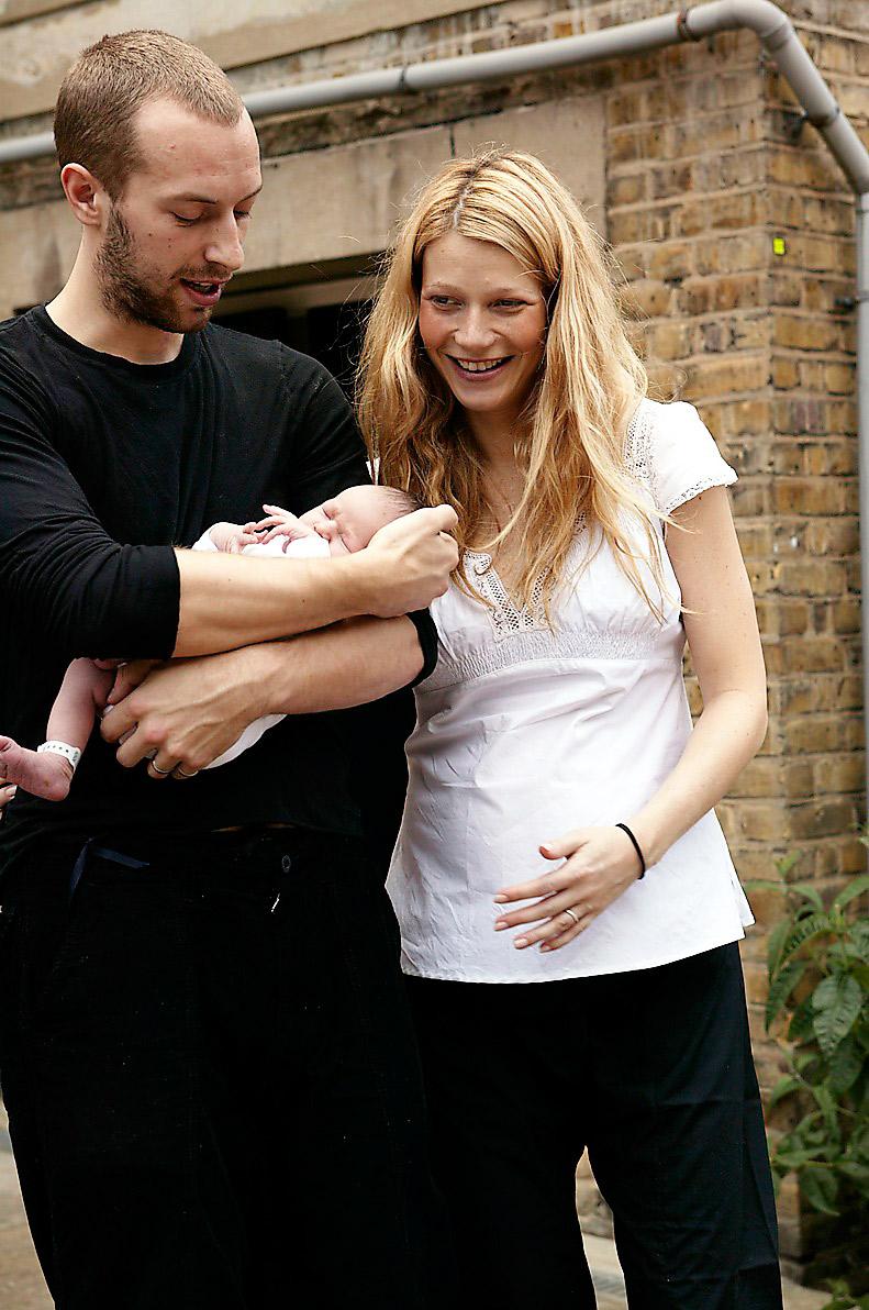 Gwyneth och Chris efter födseln av dottern Apple.