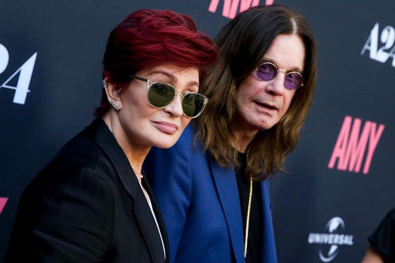 TOG IN PÅ HOTELLSharon Osbourne kastade ut maken Ozzy från parets lyx­villa i Los Angeles. När Ozzy kom hem igen i måndags flyttade i stället Sharon ut.