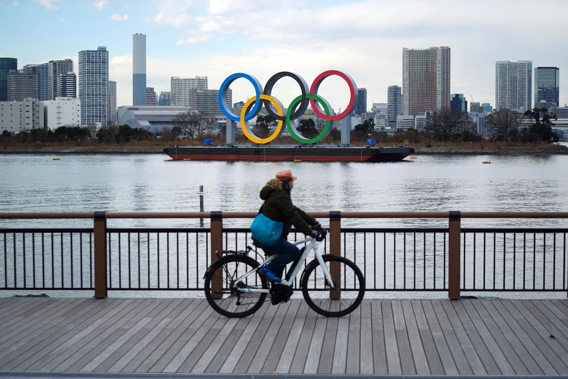 OS-ringarna i Tokyo – som nu kan bli av med spelen. 