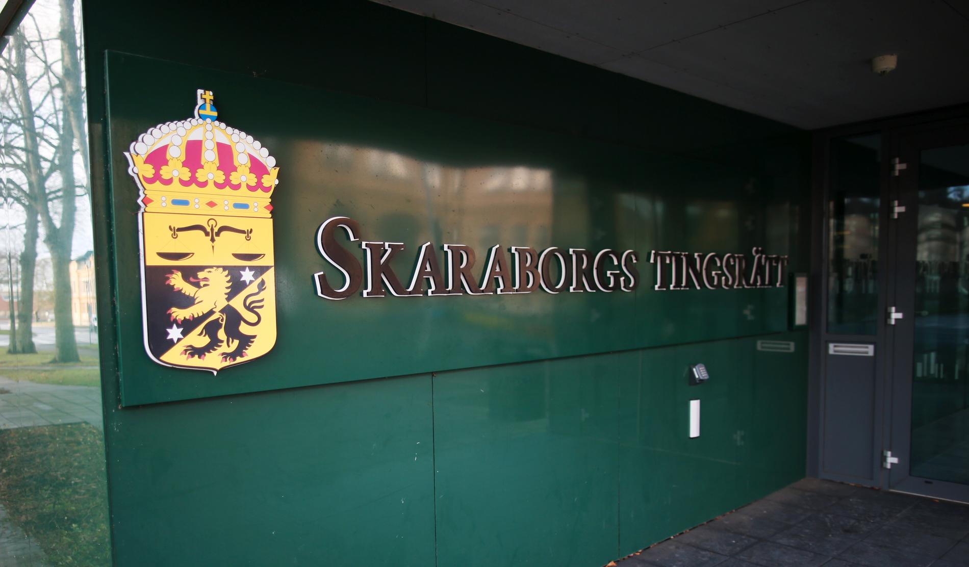 En 30-årig man som är misstänkt för misshandeln av en polisman i Skövde sattes på fri fot av Skaraborgs tingsrätt. Arkivbild.