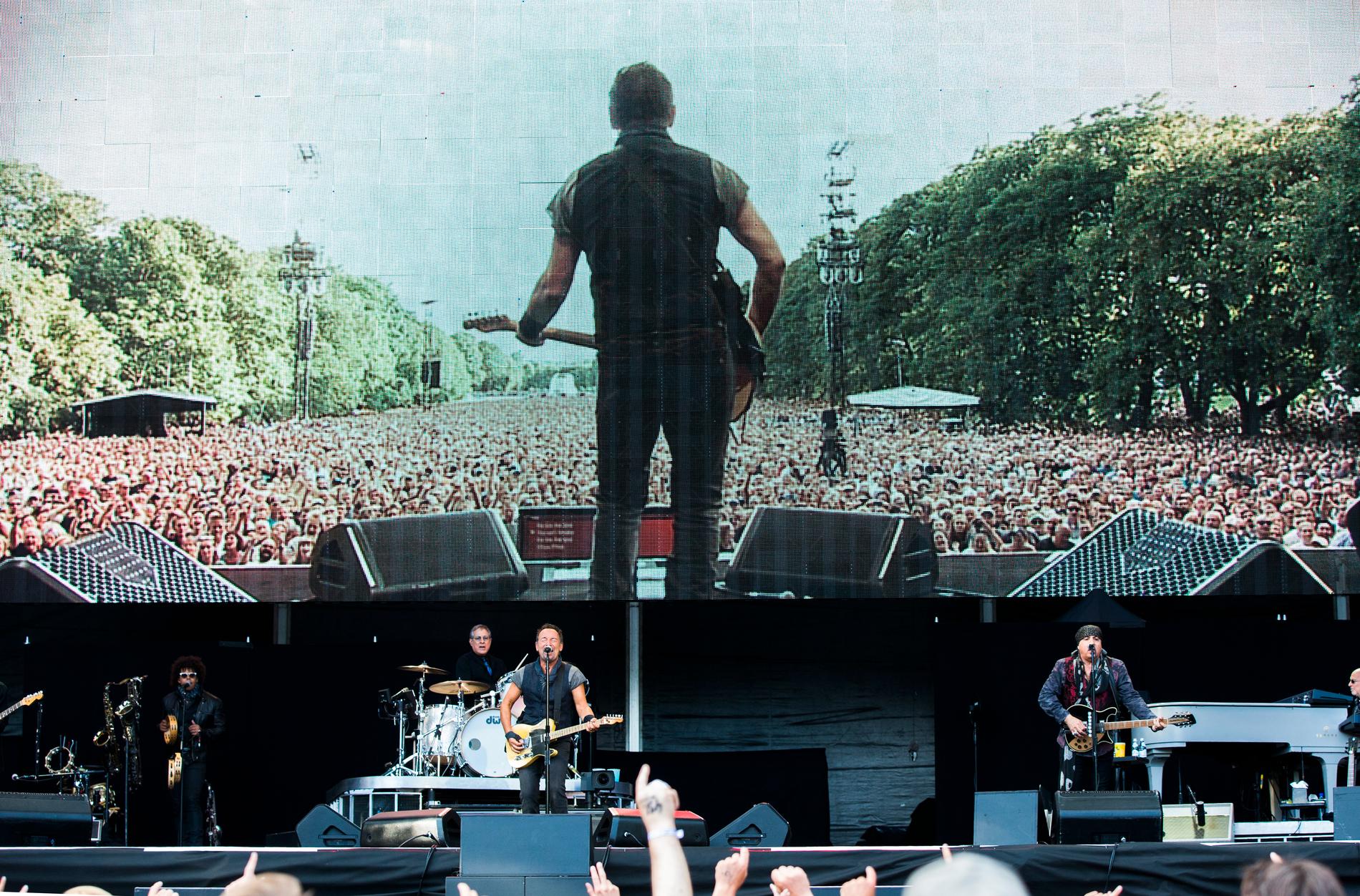 Två planerade konserter på Ullevi i sommar blev tre för Bruce Springsteen & The E Street Band. Arkivbild.