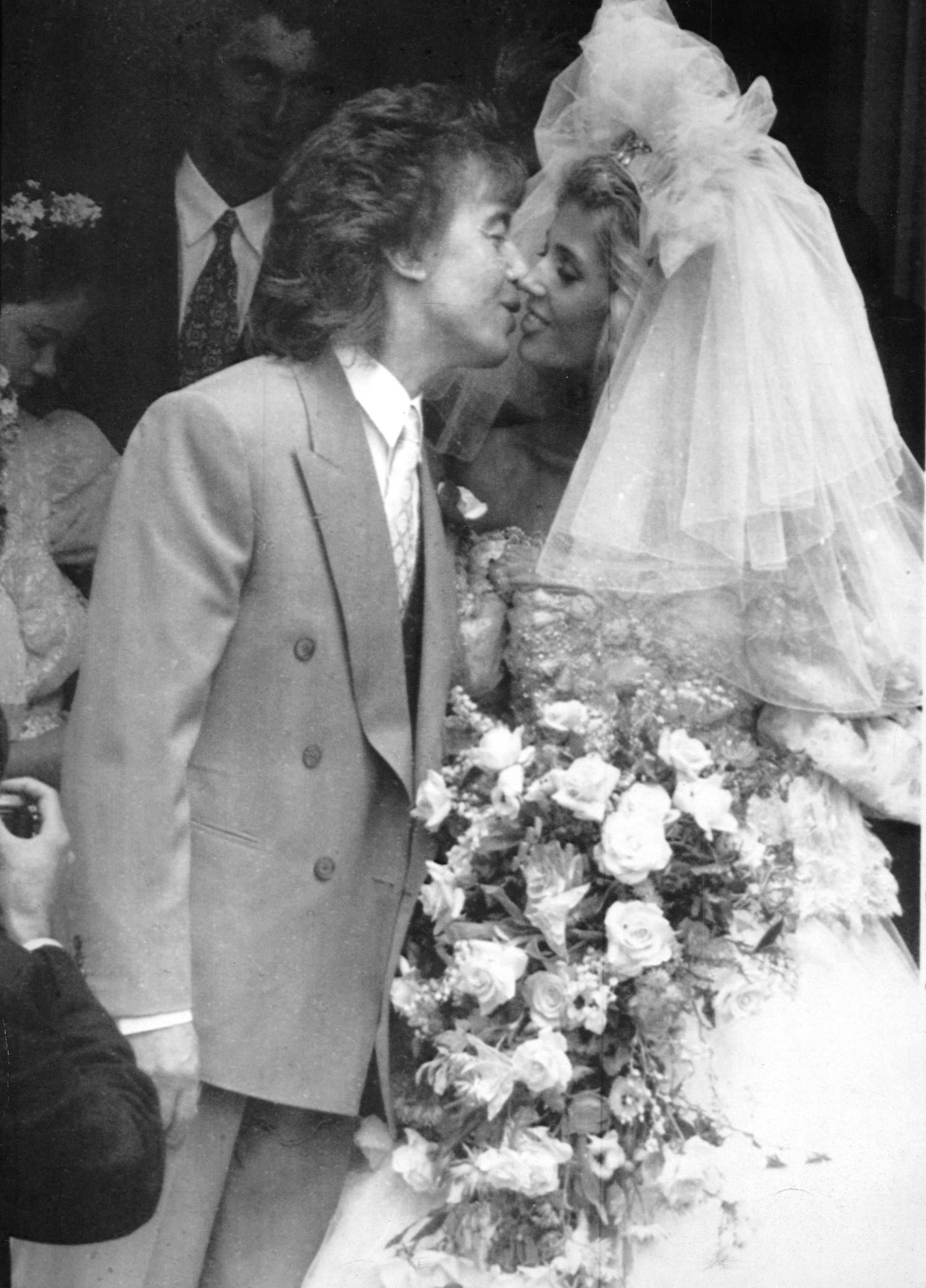 Bill Wyman och Mandy Smith gifte sig i juni 1989.