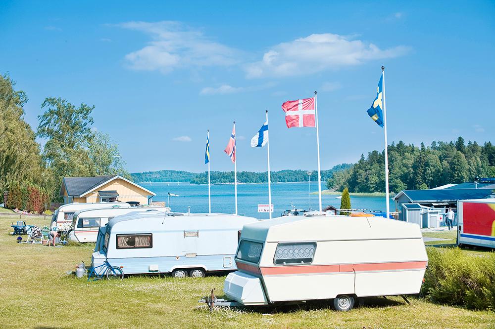 På 77 procent av gästnätterna på svenska campingplatser är det också svenska gäster.
