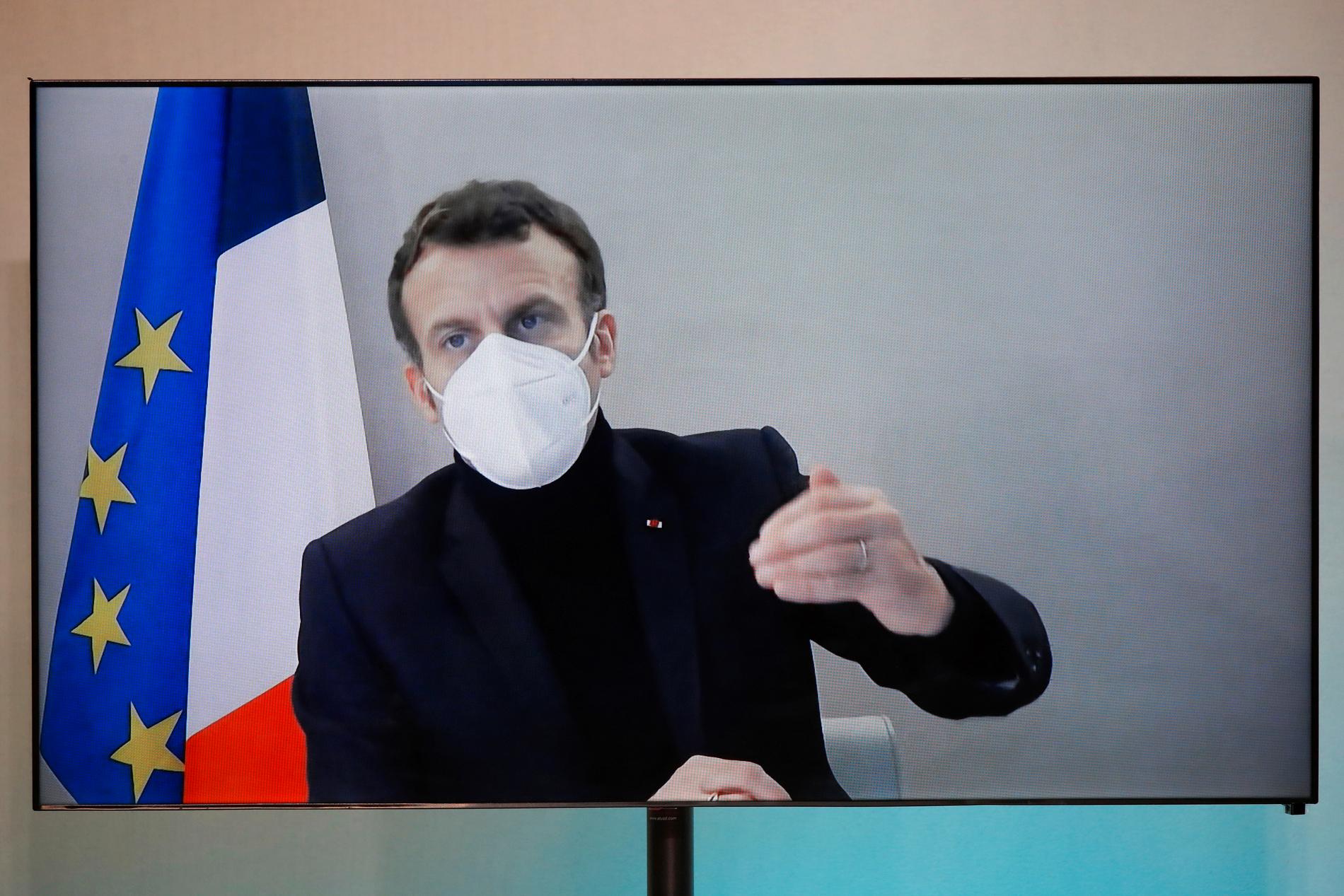 Macron deltog i ett möte via videolänk på torsdagen.