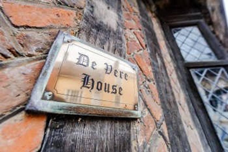 ”De Vere house” har anor från 1300-talet. 